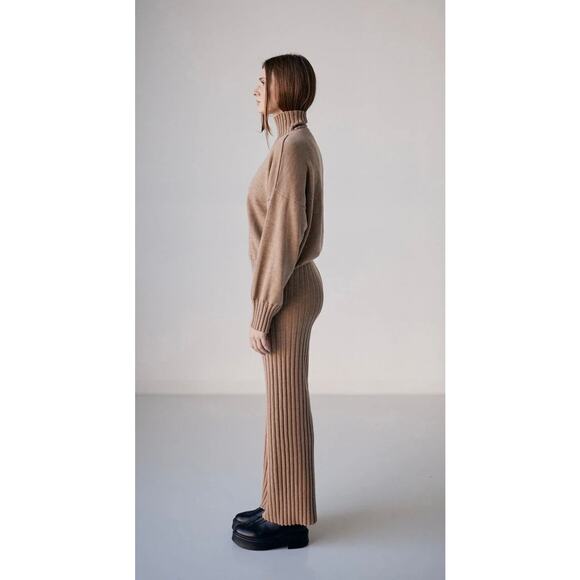 Her The Label Stockholm Sweater Turtleneck Long Sleeve Brûlée Tan Camel Wool - Picture 2 of 9